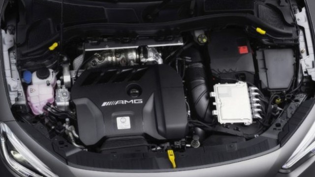2022 Mercedes-Benz GLA engine