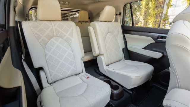 2023 Toyota Grand Highlander interior