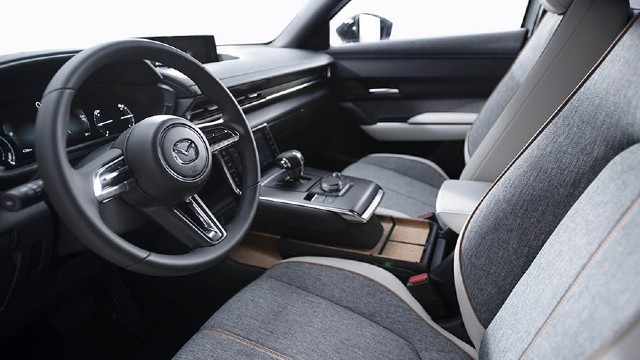 2023 Mazda CX-70 interior
