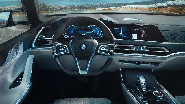 2023 BMW X8 interior