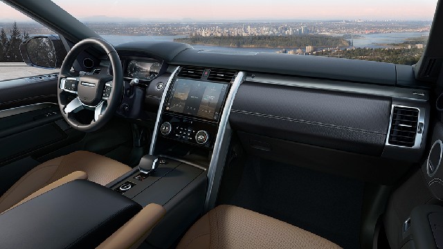 2023 Land Rover Discovery interior